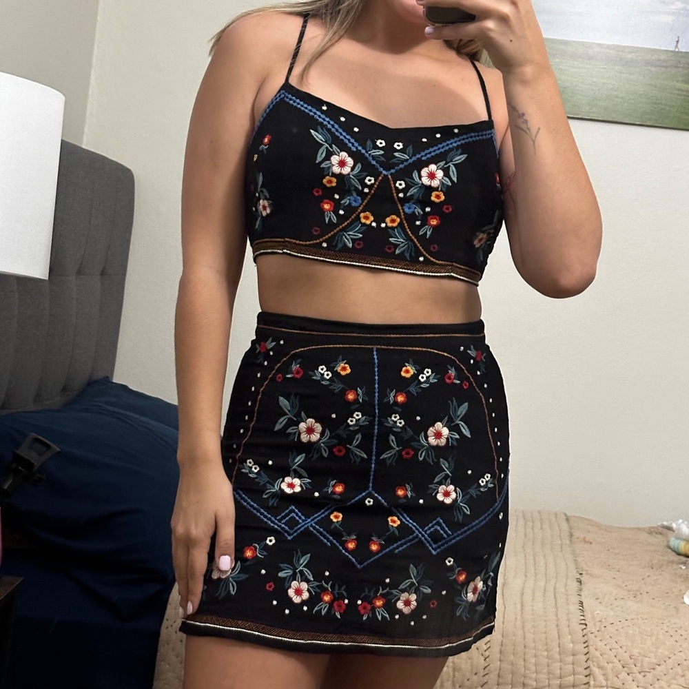 Embroidery Skirt Set - Picture 1 of 2